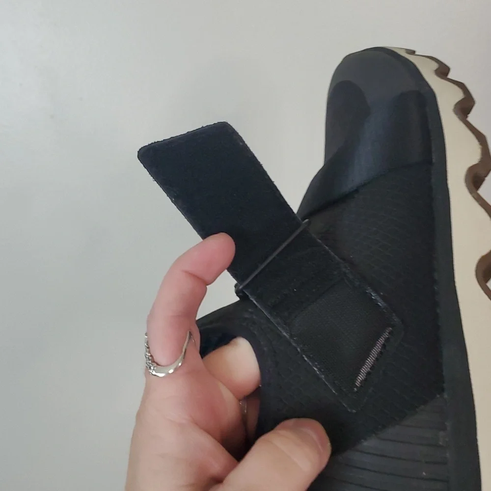 Sorel Kinetic Black Slip On Sneakers Size 8.5 Womens Hook & Loop Closure - Picture 13 of 14